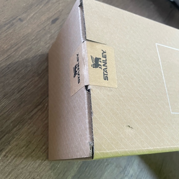 Stanley rose red 40Oz stainless steel - Picture 3 of 3